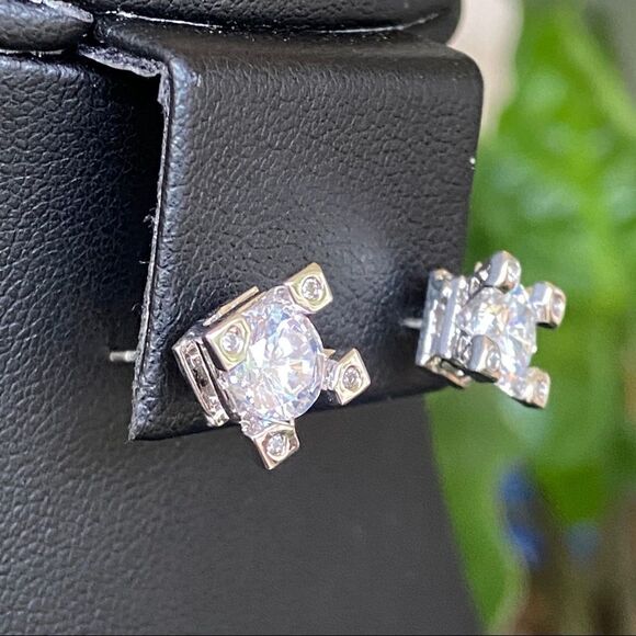 Silver Stud Swarovski Crystals Statement Earrings - Picture 5 of 8